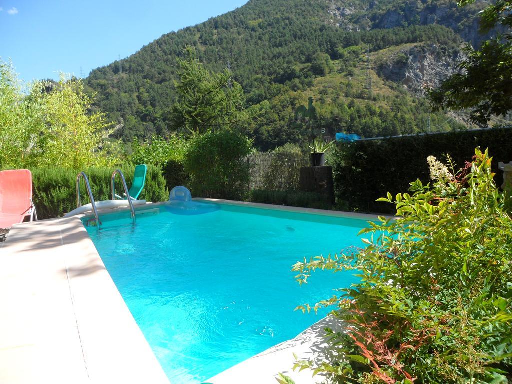 Chambres D'Hotes Casa Sylvana Saint-Dalmas-de-Tende ภายนอก รูปภาพ